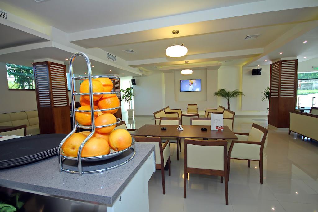 Hotel Eden Тулча Екстериор снимка