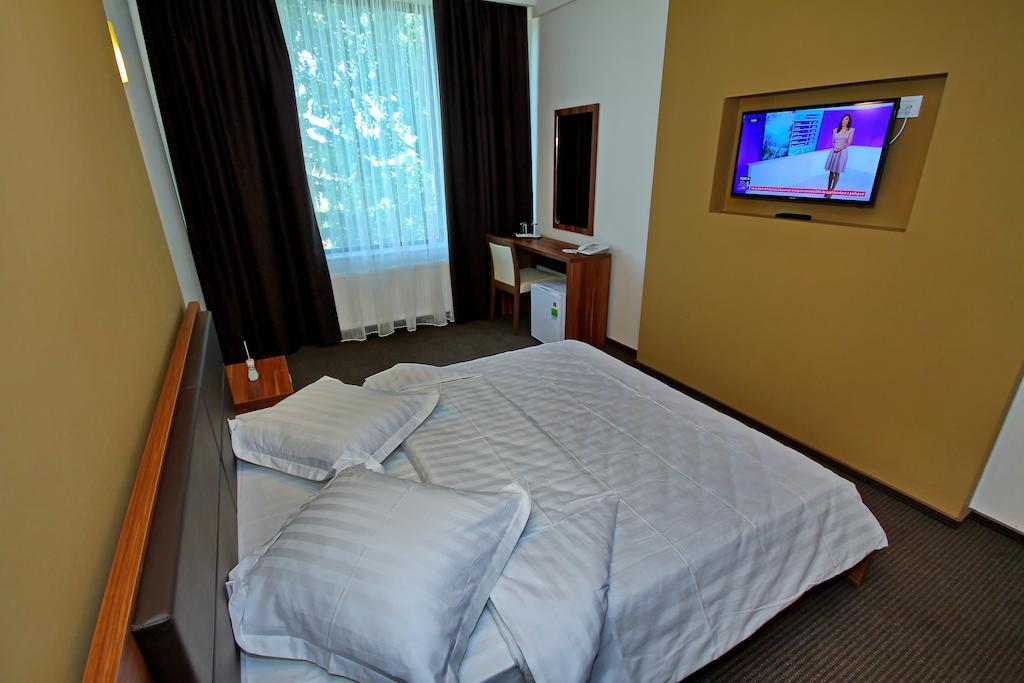 Hotel Eden Тулча Екстериор снимка