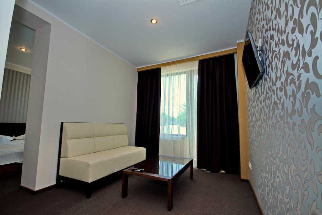 Hotel Eden Тулча Екстериор снимка